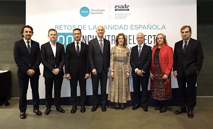 Foto de familia en el 30 Encuentro del Sector de Tecnología Sanitaria