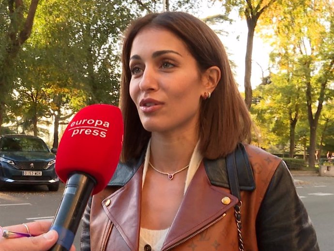 HIBA ABOUK REACCIONA AL NUEVO ROMANCE DE ÁLVARO MUÑOZ ESCASSI