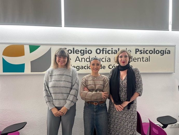 La Delegación de Recursos Humanos y Salud Laboral del Ayuntamiento de Córdoba firma un acuerdo con el Colegio Oficial de Psicología de Andalucía Occidental por la DANA.