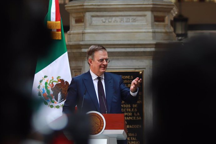 15 October 2024, Mexico, Mexico City: Mexico's Secretary of Economy, Marcelo Ebrard Casaubon, speaks during a press conference after the High Level Summit between US and Mexican business leaders and entrepreneurs, at the National Palace. Photo: Carlos San