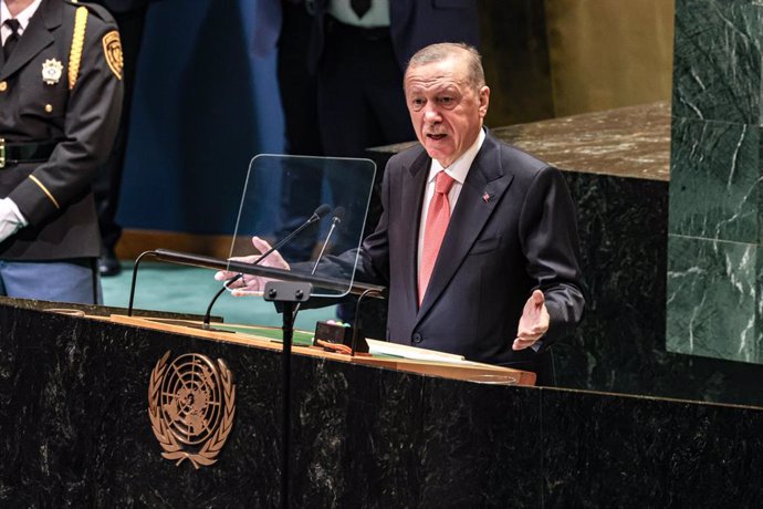 Archivo - September 24, 2024, New York, New York, USA: RECEP TAYYIP ERDOGAN, President of the Republic of Türkiye, speaks on the first day of the General Assembly which took place in the General Assembly Hall of the United Nations. The 79th UNGA session i