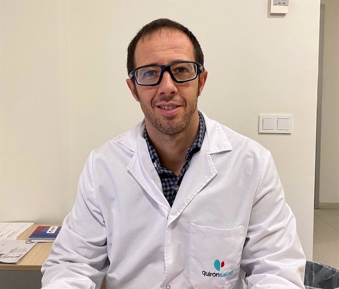 El doctor Fernando Gallardo, de QuinrónSalud Campo de Gibraltar.