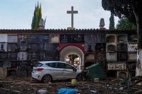 Los daños de la DANA en cementerios, aislados o inutilizables, obligan a enterrar en otras localidades o a incinerar