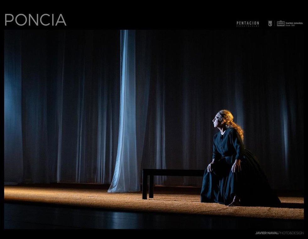 Archivo - La actriz Lolita Flores en la obra 'Poncia', del director Luis Luque.