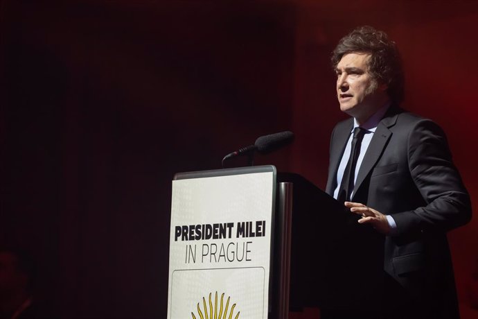 Archivo - June 24, 2024, Prague, Czech Republic: President of Argentina Javier Milei speaks on the topic, 'How about an inefficient government' during a press conference in Prague. President of Argentina Javier Milei is on his official visit of the Czech 