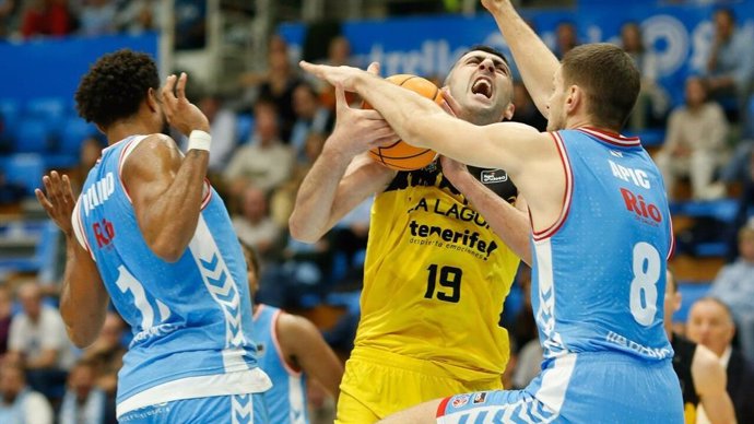 Lugo. Pazo provincial dos Deportes. Liga Endesa ACB. Jornada 2. CB Río Breogán - La Laguna Tenerife