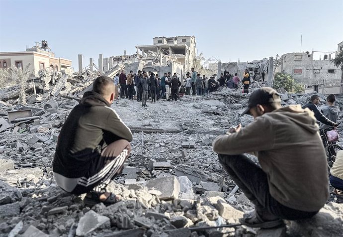 November 7, 2024, Nuseirat, Gaza Strip, Palestinian Territory: Palestinians check the damage following Israeli strikes in Nuseirat refugee camp in the central Gaza Strip, on November 07, 2024, amid the ongoing war between Israel and Hamas militants