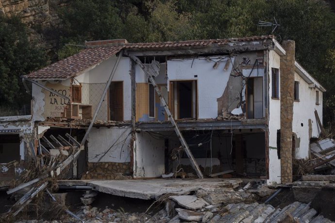 Una casa destruida por el paso de la DANA en Sot de Chera, a 7 de noviembre de 2024, en Valencia, Comunidad Valenciana (España). El Boletín Oficial del Estado (BOE) ha publicado hoy la declaración de zona gravemente afectada por una emergencia de Protecci