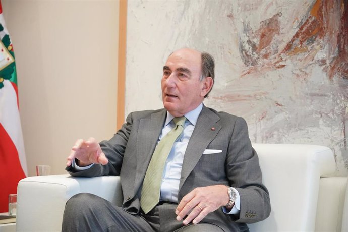 El presidente de Iberdrola, Ignacio Sánchez Galán, durante una reunión, en Lehendakaritza, a 5 de noviembre de 2024, en Vitoria-Gasteiz, Álava, País Vasco (España).