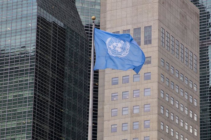 Archivo - Bandera de las Naciones Unidas (ONU)