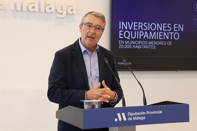 El presidente de la Diputación, Francisco Salado, ha explicado que la institución provincial va a invertir 20 millones de euros para la construcción de aparcamientos y de equipamiento deportivo en los municipios menores de 20.000 habitantes.