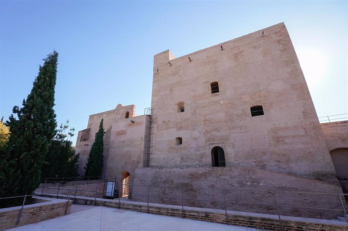 Conjunto de las Torres Bermejas de la Alhambra. 