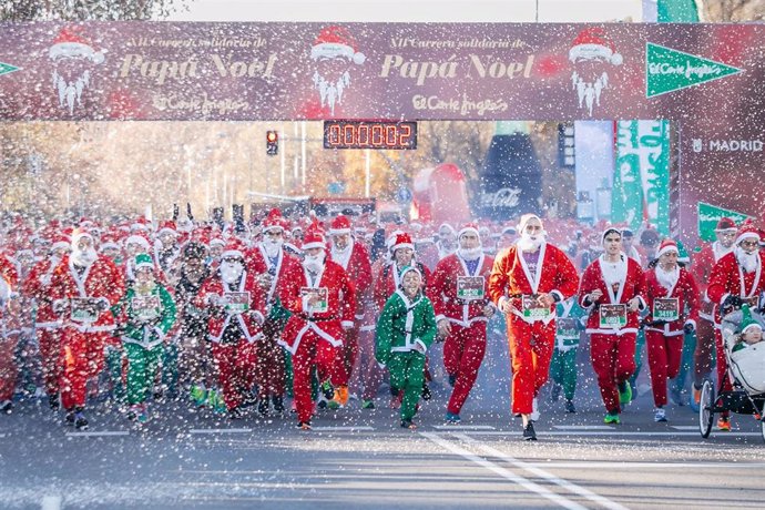 Archivo - La Carrera de Papá Noel de Madrid lanza el 'dorsal cero' a beneficio de los afectados por la DANA.