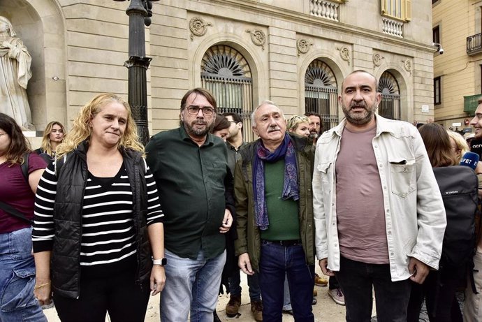 (I-D) La secretaria general de USOC, María Recuero, el secretario general de UGT Catalunya, Camil Ros, el secretario general de UGT, Pepe Álvarez, y el secretario general de CCOO Catalunya, Javier Pacheco.