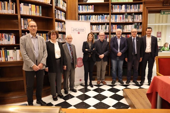 Presentación del libro 'Sensellarisme. De l’assistencialisme al reconeixement de Drets' en la biblioteca del ICAB