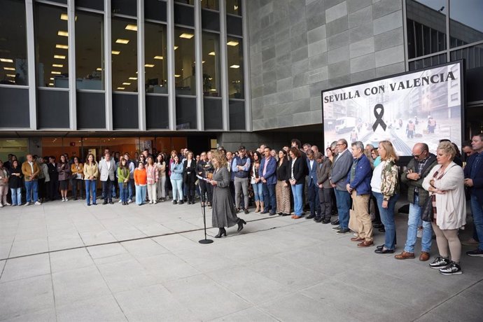 Lectura del manifiesto en la concentración del Patio de la Diputación de Sevilla