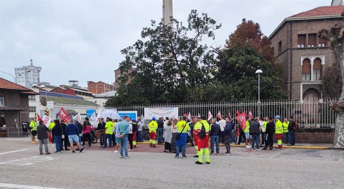 La plantilla de la logística de Solvay se concentra junto a la empresa