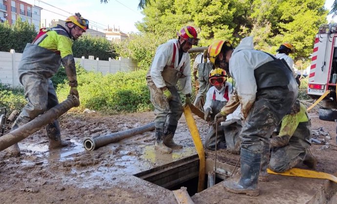 Bomberos de la ciudad de Málaga desplazados a la 'zona cero' de la DANA en Valencia en una imagen de archivo