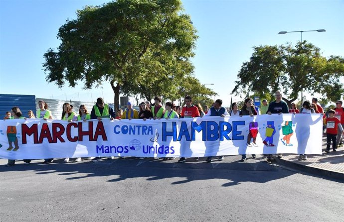 Imagen de archivo de la marcha solidaria en Tomares.