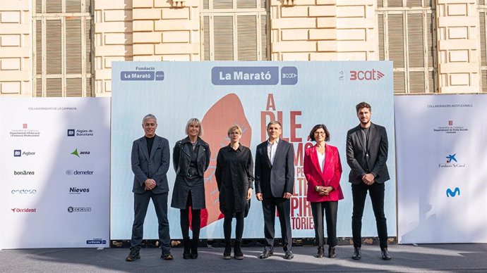 (De Izquierda A Derecha) Albert Om, Núria Fargas, Rosa Romà, Lluís Bernabé, Carmen Monasterio, Roger Esclapa