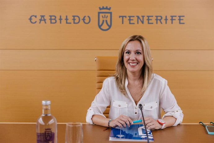 Archivo - La presidenta del Cabildo de Tenerife, Rosa Dávila