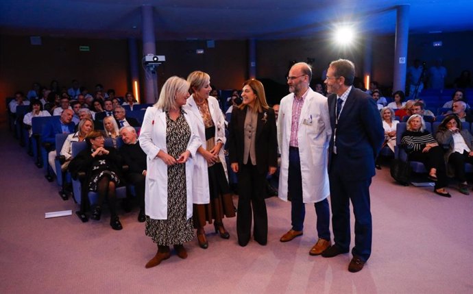 La presidenta de Cantabria, María José Sáenz de Buruaga, en su visita a Sierrallana