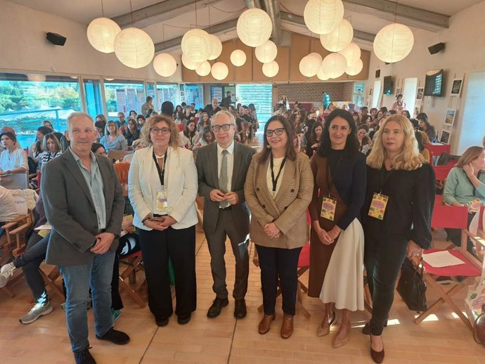 La consellera de Salud, Manuela García, participa en la inauguración de las I Jornadas de Buenas Prácticas en Salud Mental.