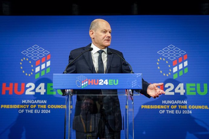 08 November 2024, Hungary, Budapest: German Chancellor Olaf Scholz holds a press conference in the Hungarian capital after the informal meeting of the European Council. Photo: Kay Nietfeld/dpa