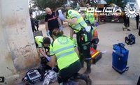 Policía Municipal de Madrid y Samur atienden a un menor apuñalado por otro en una calle de Valencia