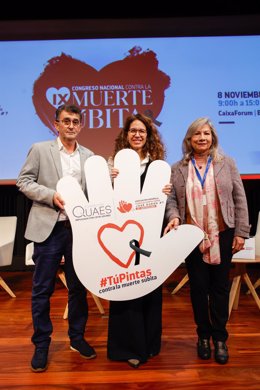 En la apertura del congreso, el presidente AEMS, José Durán; la concejal de Salud del Ayuntamiento de Barcelona, Marta Villanueva; y la cardióloga especialista en Cardiología Deportiva, Araceli Boraita, este viernes.