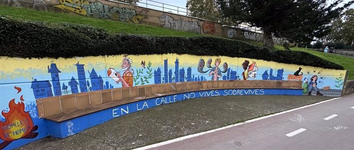 Un mural, realizado por personas del Centro Municipal de Acogida, conciencia sobre la realidad de personas sin hogar