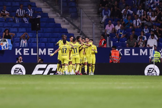 Archivo - Los jugadores del Villarreal CF celebran un gol en LaLiga EA Sports 24-25