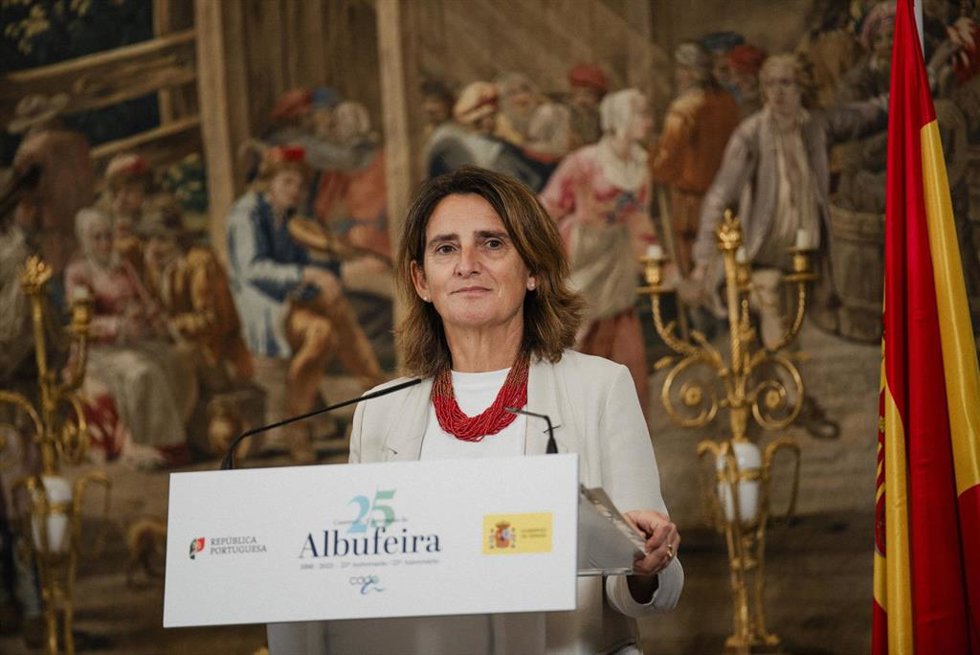 Archivo - La vicepresidenta tercera y ministra para la Transición Ecológica y el Reto Demográfico, Teresa Ribera, comparece durante el acto de celebración del XXV aniversario del Convenio de Albufeira, en el Palacio Real de Aranjuez, a 27 de septiembre 