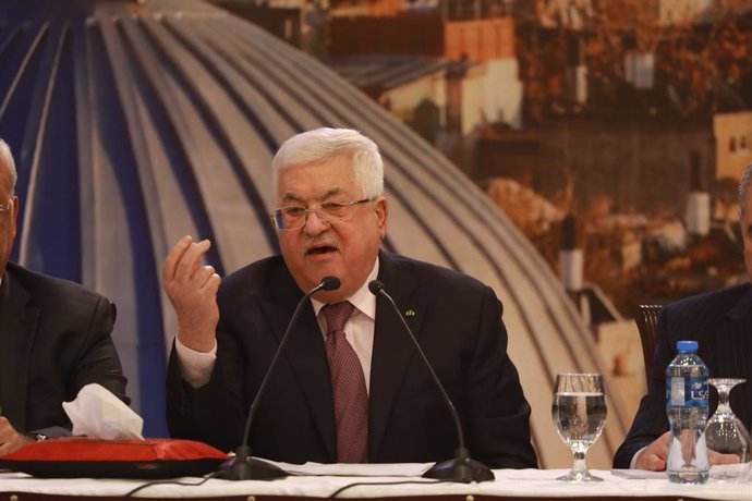 Archivo - RAMALLAH, Jan. 28, 2020  Palestinian President Mahmoud Abbas speaks during a press conference following the Palestinian leadership meeting, in the West Bank city of Ramallah, Jan. 28, 2020. Palestinian President Mahmoud Abbas on Tuesday announce