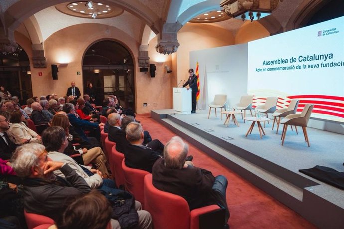 El presidente de la Generalitat, Salvador illa, en el acto de conmemoración de la fundación de la Assemblea de Catalunya