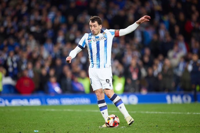 Archivo - Mikel Oyarzabal of Real Sociedad in action during the Copa del Rey match between Real Sociedad and RCD Mallorca at Reale Arena on February 28, 2024, in San Sebastian, Spain.