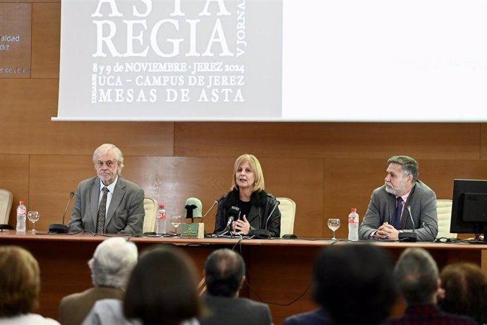 La alcaldesa de Jerez de la Frontera (Cádiz), María José García-Pelayo, inaugura las V Jornadas Asta Regia.