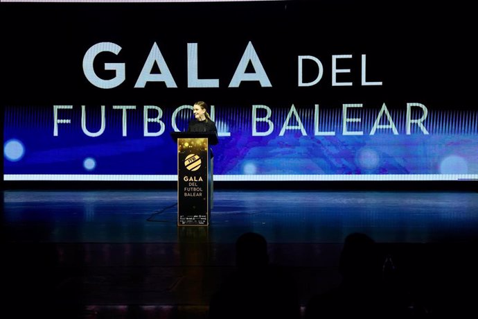 La presidenta del Govern, Marga Prohens, en la Gala del Fútbol Balear 2024