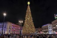 Un nuevo abeto luminoso de casi 37 metros dará la bienvenida a la Navidad desde la Puerta del Sol