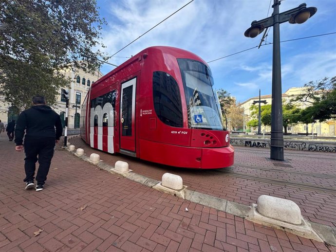 El tranvía de València vuelve a circular para dar servicio a 50.000 personas al día