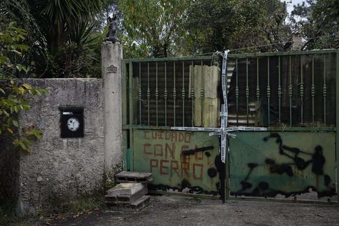 Puerta de la casa donde ocurrieron los hechos, a 8 de noviembre de 2024, en Baiona, Pontevedra, Galicia-