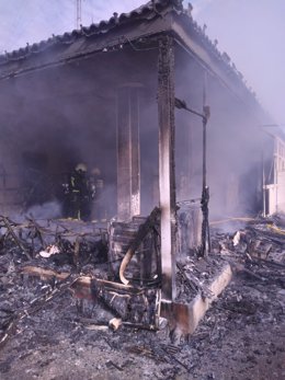 Bomberos sofocan el incendio