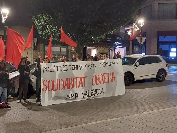 Concentración en Palma contra la gestión de la crisis de la DANA