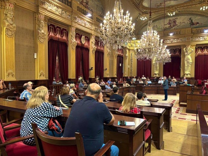 Visita al Parlament durante la primera jornada del Open House Palma