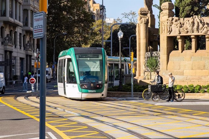 Imagen del nuevo tramo del tranvía, correspondiente a la primera fase de la conexión del tranvía por la Diagonal