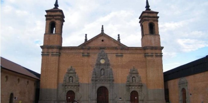 Fachada del Monasterio Nuevo de San Juan de la Peña con las torres en las que se va a actuar.