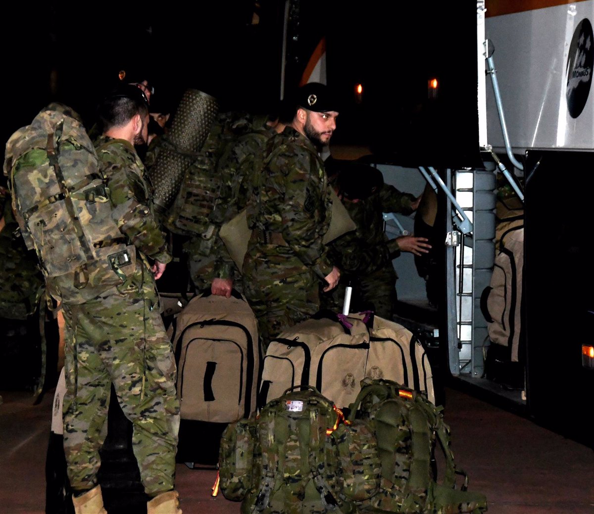 Parte hacia Valencia un nuevo contingente de la Brigada  Extremadura XI  para hacer el primer relevo de personal