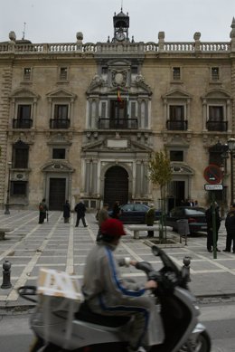 Archivo - Sede del TSJA y Audiencia Provincial de Granada, en imagen de archivo