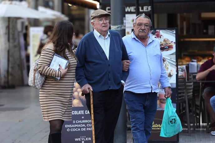 El acusado Pau Rigo (c) a su llegada a la Audiencia Provincial de Palma de Mallorca.