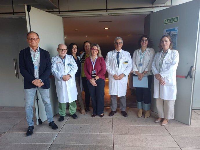 El gerente del Área de Salud, José Sedes Romero, inauguró las jornadas acompañado del director de Enfermería del área, Juan Antonio Sánchez-Castañol, y profesionales de Urgencias del Complejo Hospitalario de Cartagena.